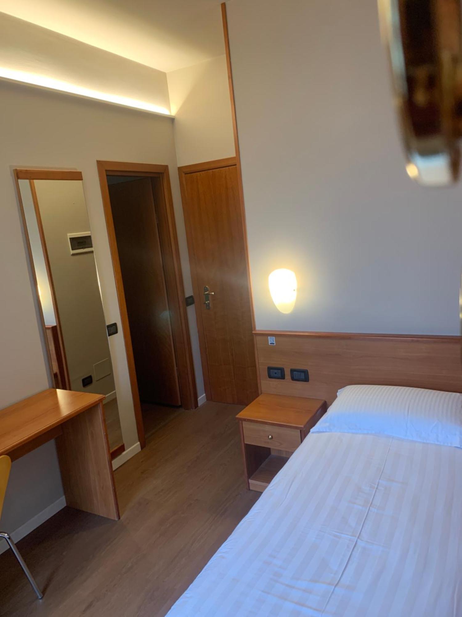Albergo Moderno & Spa Fuipiano Valle Imagna Buitenkant foto